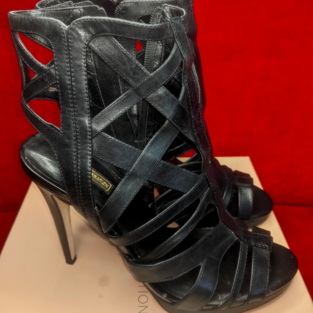 BCBG SILKY LEATHER BOOTIES